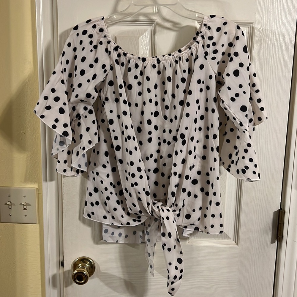Boho Off Shoulder Tie Front Top - Picture 7 of 9